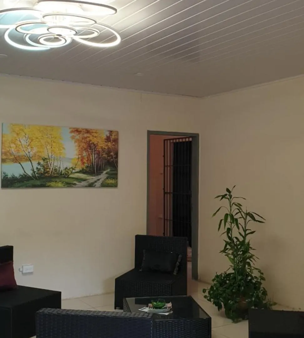 Queen'S Comfort Inn Belmont
