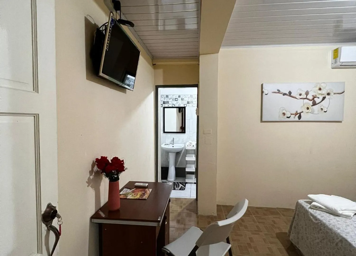 Гостевой дом Queen'S Comfort Inn Belmont