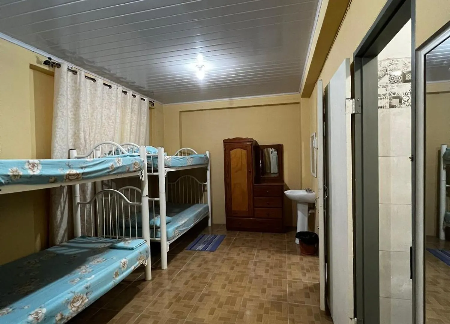 Гостевой дом Queen'S Comfort Inn Belmont