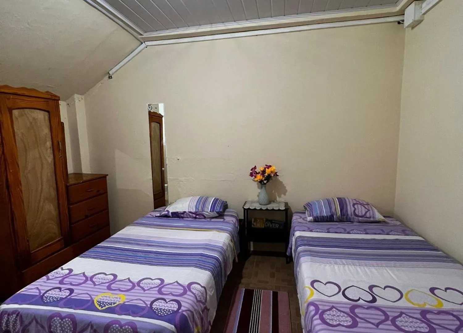 Queen'S Comfort Inn Belmont 0*,